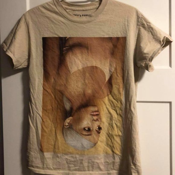 Ariana Grande Sweetener Album Tee - Picture 2 of 3